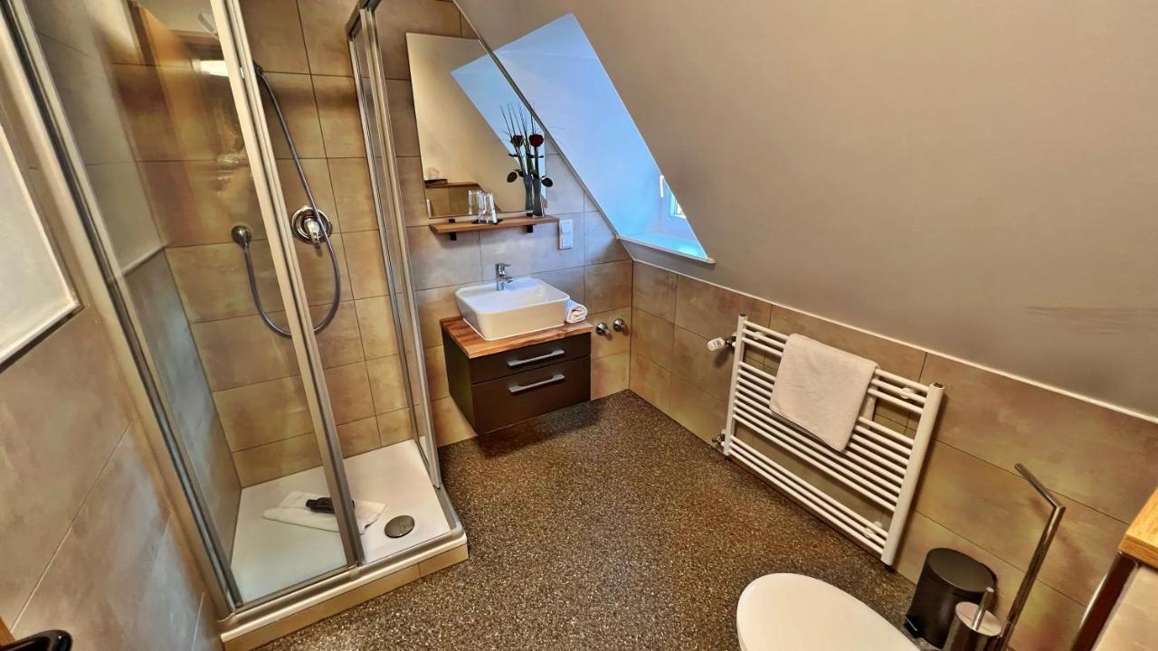 Hotel Zu Den Drei Kronen Зелигенштадт Экстерьер фото